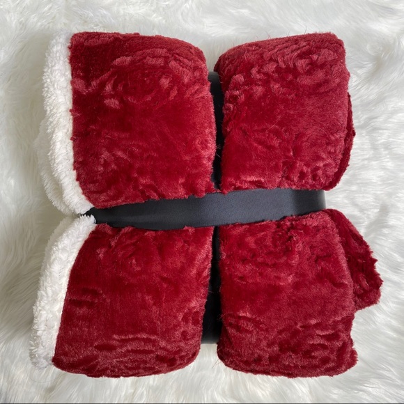 ⭐️SALE⭐️Roses Are Red Micromink Sherpa - Picture 2 of 3